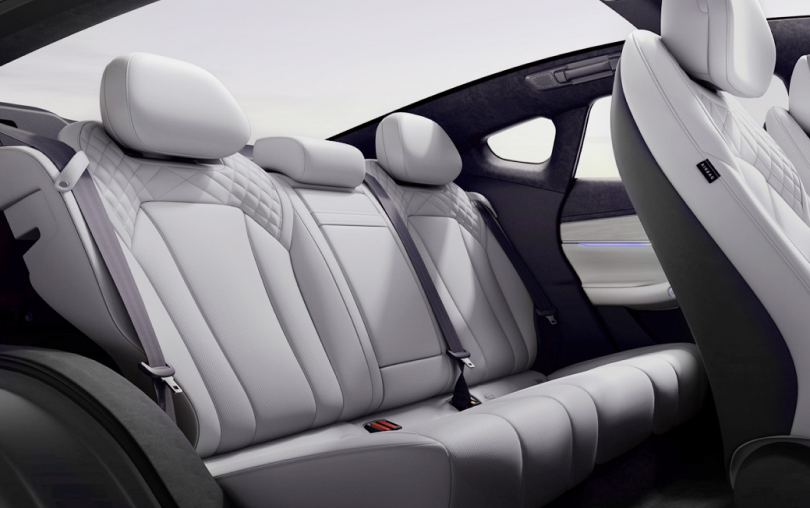 EXEED ES REEV — Panoramic Sunroof for Scenic Views