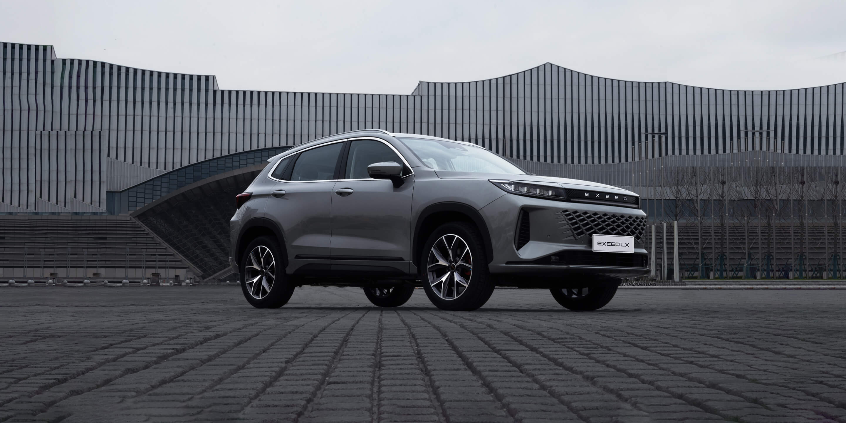 EXEED LX exterior