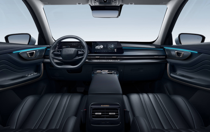 EXEED LX — 24.6-inch Curved Touchscreen