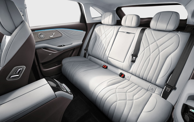 EXEED RX SUV — Expansive Mid-Row Comfort